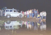 துர்கா சிலைகளை கரைக்கும் நிகழ்ச்சியில் 13 பேர் உயிரிழப்பு