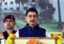 தமிழக கவர்னருக்கு எதிராக உச்ச நீதிமன்றத்தில் வழக்கு