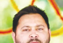 பீகார் தேர்தல்.. அடித்து தூக்கும் தேஜஸ்வி யாதவ்