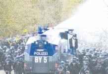 ஜெர்மனியில் எதிர்க்கட்சிக்கு எதிரான போராட்டத்தில் வன்முறை