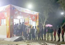 டில்லியில் அடல் உணவகம்: 2 நாளில் 33,000 பேர் வருகை