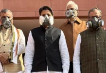 முகக்கவசம் அணிந்தபடி நாடாளுமன்றம் வந்த எதிர்க்கட்சி தலைவர்கள்