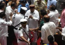 உரை வாசிக்காமல் கவர்னர் வெளிநடப்பு