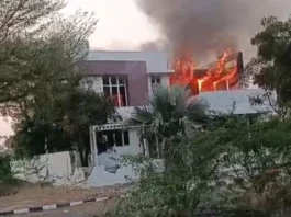 ஜனார்த்தன ரெட்டி வீட்டுக்கு தீ வைப்பு – 8 பேர் கைது