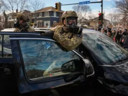 வெடிகுண்டு தாக்குதலில் போலீஸ் உள்பட 6 பேர் பலி