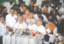 கவர்னர் மத்திய அரசின்கைப்பாவை- முதல்வர் ஆவேசம்