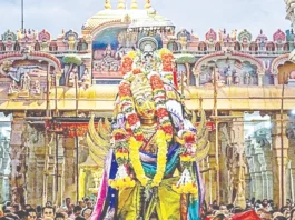 ஸ்ரீரங்கம் தை தேர் உற்சவம்: தங்க கருட வாகனத்தில் சேவைசாதித்த நம்பெருமாள்