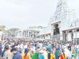 பொங்கல் பண்டிகை: திருச்செந்தூரில் குவியும் பாதயாத்திரை பக்தர்கள்