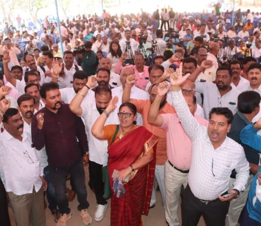 போக்குவரத்து ஊழியர்கள் போராட்டம் : மாலையில் முடிவு