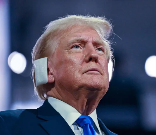 உலக நாடுகளுக்கு 10 சதவிகிதம் வரி