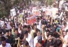 மாணவர்கள் மாபெரும் போராட்டம்