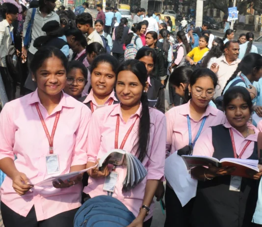 2ம் ஆண்டு பியூசி தேர்வு துவக்கம்