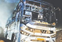 தீ பற்றி எரிந்த பஸ் – 40 பயணிகள் உயிர் தப்பினர்