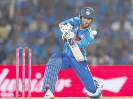 “அதிரடியாக விளையாடி பந்துவீச்சாளர்கள் பயப்படுவதை பார்க்க விரும்புகிறோம்” – திலக் வர்மா