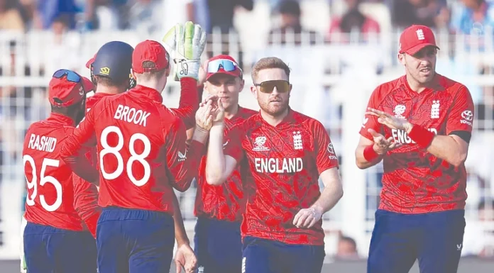 போராடி வீழ்ந்தது இத்தாலி அணி சூப்பர் 8 சுற்றில் நுழைந்தது இங்கிலாந்து