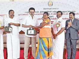 தூய்மைப் பணியாளருக்கு உணவு