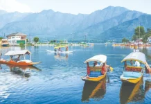 ஜம்மு காஷ்மீருக்கு கடந்த ஆண்டில் 1.7 கோடி சுற்றுலாப் பயணிகள் வருகை