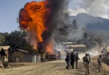 மணிப்பூரில் வீடுகளுக்கு தீ வைப்பு