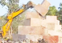 சத்தீஸ்கர் மாநிலத்தில் நக்சலைட் நினைவிடங்களை தகர்த்து வரும் சிஆர்பிஎப்