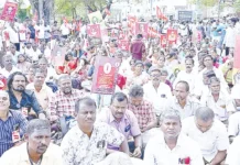 டாஸ்மாக் பணியாளர்கள் 2-வது நாளாக போராட்டம்