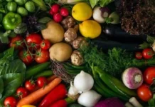 ஓட்டல் உணவு விற்பனை குறைப்பு எதிரொலி காய்கறி விலை சரிவு