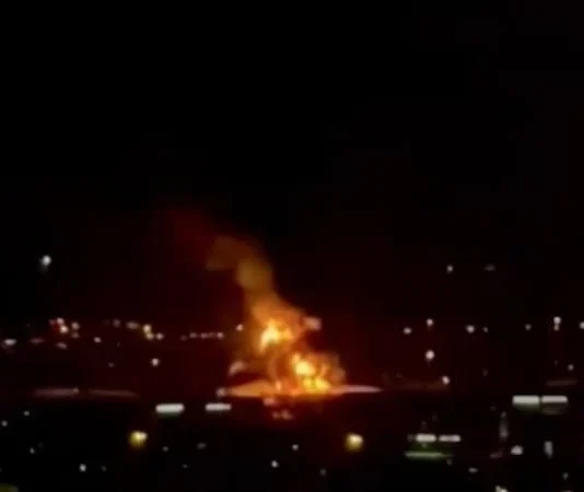 பற்றி எரியும் துபாய் விமான நிலையம்