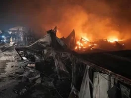 பாகிஸ்தான் தாக்குதல் 400 பேர் பலி