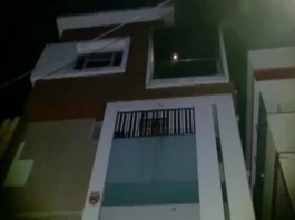 ஒப்பந்ததாரர் வீட்டில் தீபெண் பலி, 3 பேர் மீட்பு