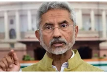 பாராளுமன்றத்தில் கடும் அமளி