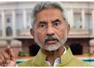 பாராளுமன்றத்தில் கடும் அமளி