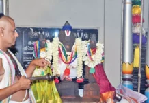 12 ஆண்டுகளுக்கு பிறகு பாதாள அறையில் இருந்து வெளியே வந்த அத்திவரதர்