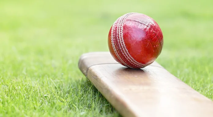 அரை இறுதியில் ஆர்எம்கே கல்லூரி