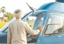 விமான நிலையத்துக்கு நிலம் விற்ற பணத்தில் ஹெலிகாப்டர் வாங்கிய விவசாயி