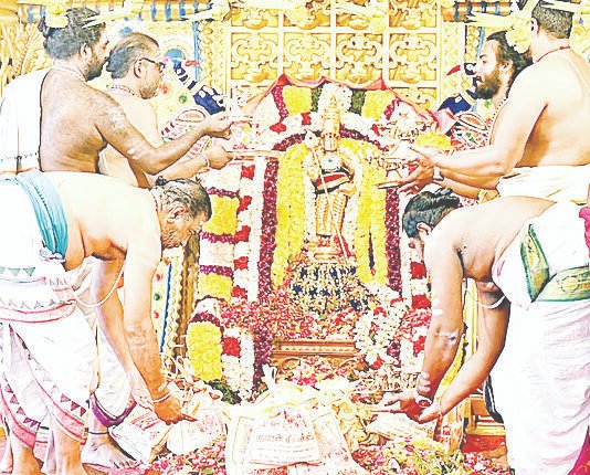 வடபழனி கோயிலில் பங்குனி உத்திரத் திருவிழா: லட்சார்ச்சனையுடன் தொடங்கியது