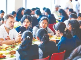 “குடும்பத்தின் தலைவர் பெண்களே!” – மாணவர்களுடன் கலந்துரையாடிய ராகுல்