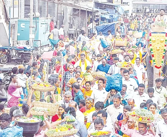 சமயபுரம் மாரியம்மன் கோயில் பூச்சொரிதல் விழா