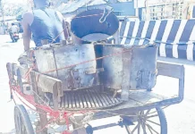 வணிக சமையல் காஸ் தட்டுப்பாடு எதிரொலி: விறகு அடுப்பு உற்பத்தி அதிகரிப்பு