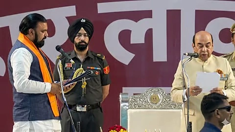 பிஹாரில் முதல் முறை பிஜேபி ஆட்சி:சாம்ராட் சவுத்ரி முதல்வராக பதவி ஏற்பு