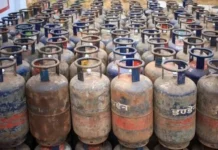 வணிக சிலிண்டர் ரூ. 200 உயர்வு