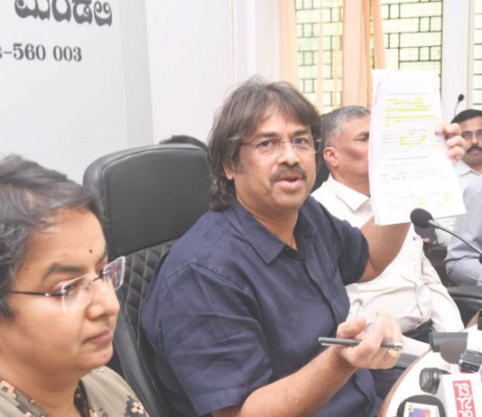 கர்நாடக எஸ்எஸ்எல்சி தேர்வு 94 சதவீதம் பேர் தேர்ச்சி பெற்று சாதனை