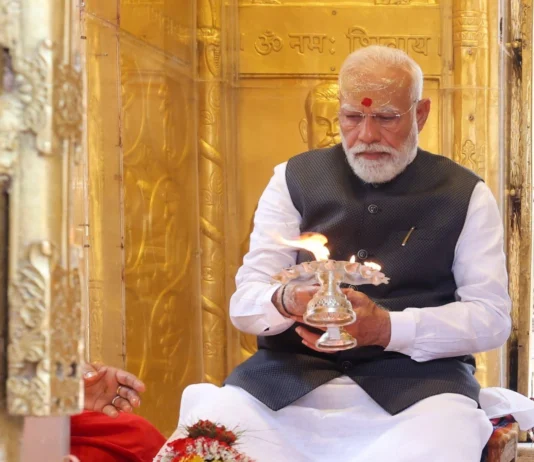 காசி விஸ்வநாதர் கோவிலில் மோடி சிறப்பு வழிபாடு