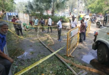 பெங்களூரை புரட்டிப்போட்ட மழை 170 மரங்கள் சாய்ந்தன