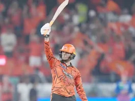 கேம் சேஞ்சர்: அதிரடியால் டெல்லி அணியை பந்தாடிய அபிஷேக் சர்மா