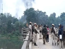 உச்சக்கட்ட பதற்றத்தில் அசாம்திடீர் வன்முறை இணைய சேவை முடக்கம்