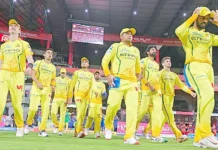 இறுதிக்கட்ட பந்துவீச்சில் தடுமாறும் சிஎஸ்கே