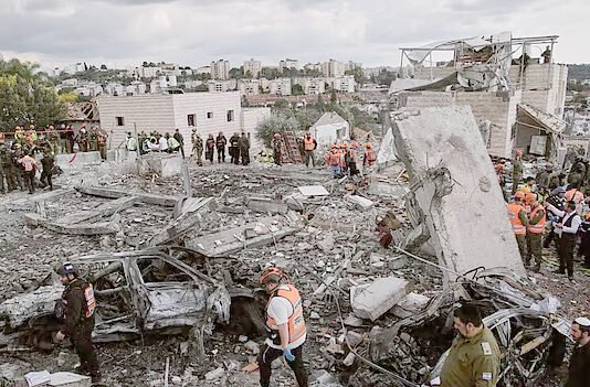 தீவிரமடையும் போர்: 1,700 இந்தியர்கள் ஈரானிலிருந்து வெளியேற்றம்