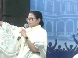 பாம்பை கூட நம்பலாம், ஆனால் பாஜக-வை நம்ப முடியாது : மம்தா பானர்ஜி பேச்சு