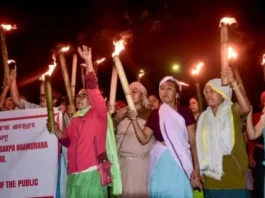 மீண்டும் பற்றி எரியும் மணிப்பூர் தாக்குதலை கண்டித்து தொடரும் போராட்டம்
