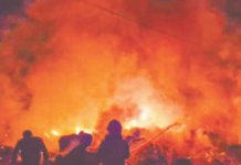 ஓடும் கார் தீப்பிடித்து 5 பேர் உயிருடன் எரிந்து பலி