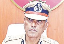 சென்னை காவல் ஆணையரை மாற்றியது தேர்தல் ஆணையம்: தினேஷ் மோடக் பொறுப்பேற்பு